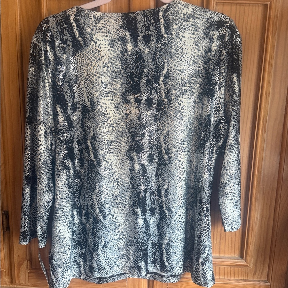 JM Collection Monochrome Patterned Blouse - Picture 4 of 7